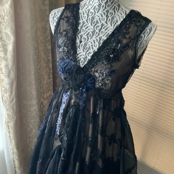 Beautiful Night Dress - Black Lace Altered Couture Handmade - Picture 4 of 4